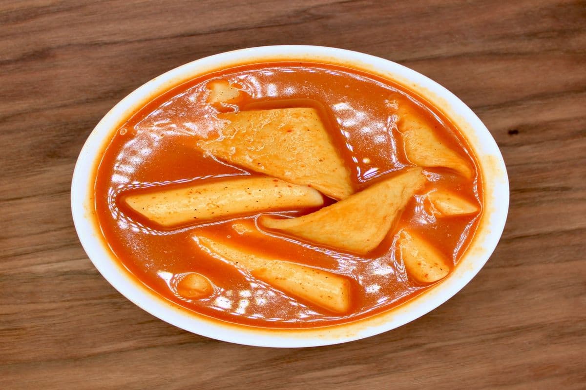 Tteokbokki (떡복이)