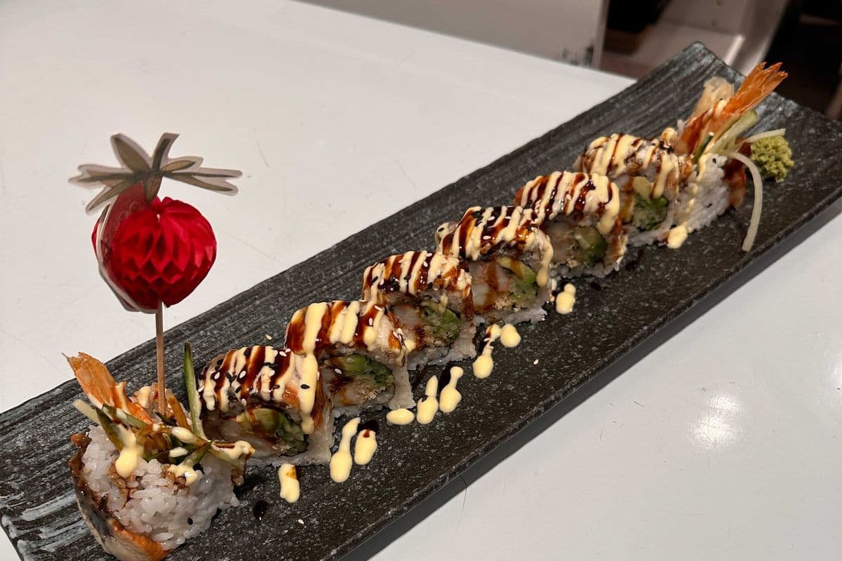 Black Dragon Roll (8 pcs)