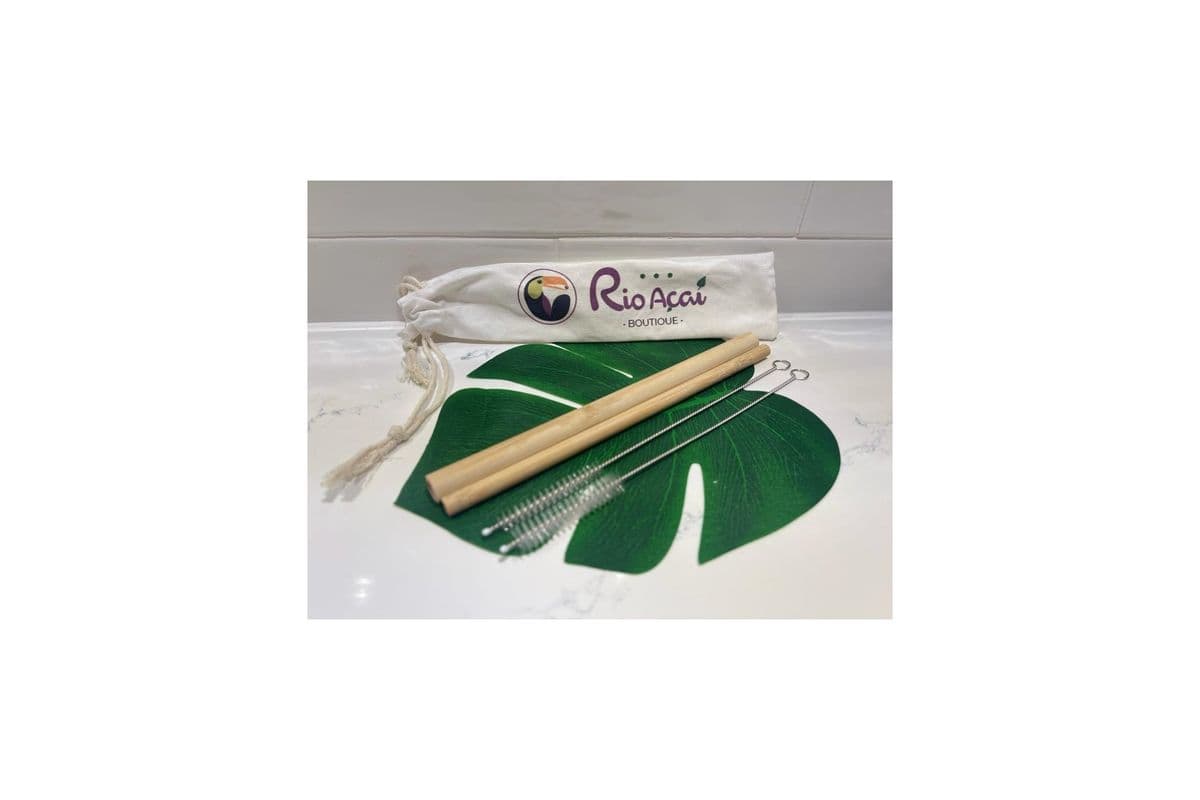 Set of bamboo straws / Ensemble de pailles en bambou