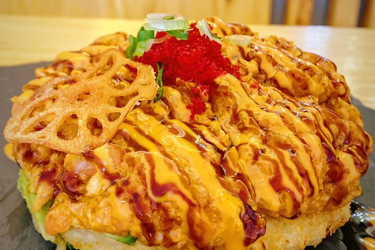 Crunch Spicy Salmon Sushi Pizza
