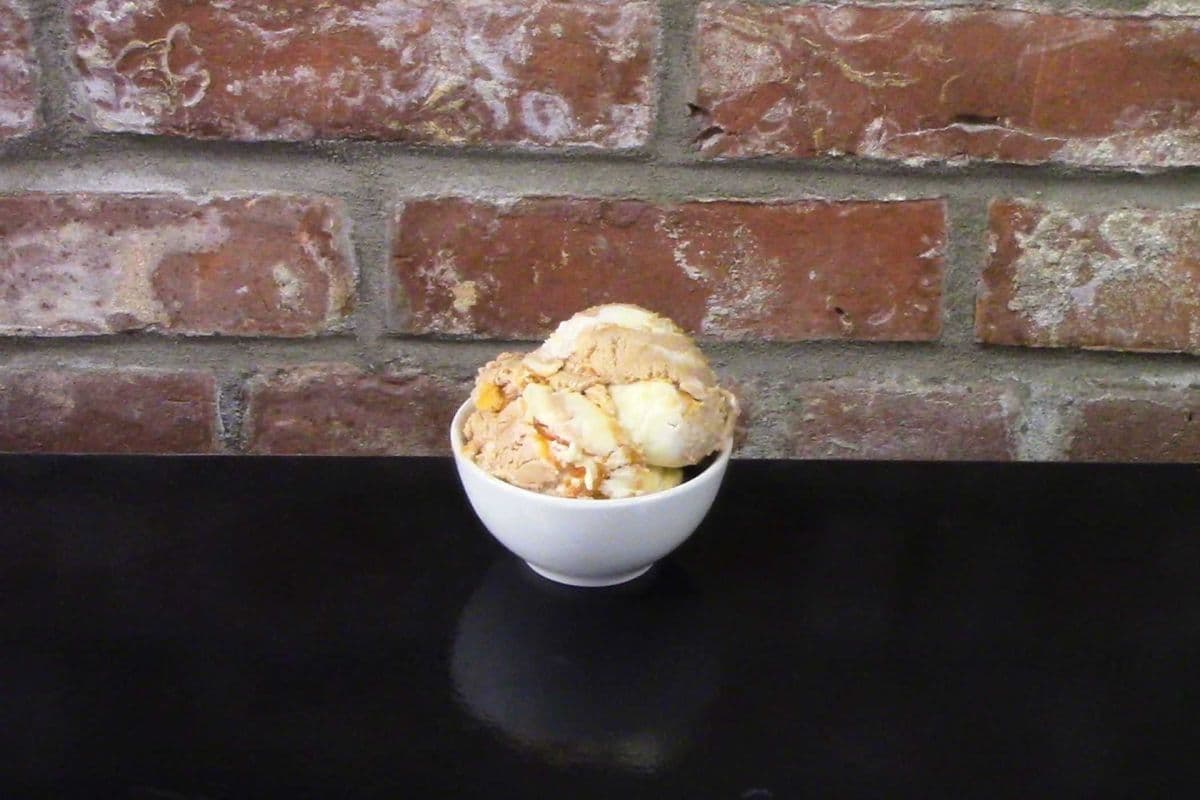 Boule de crème glacée Caramel Salé Coaticook