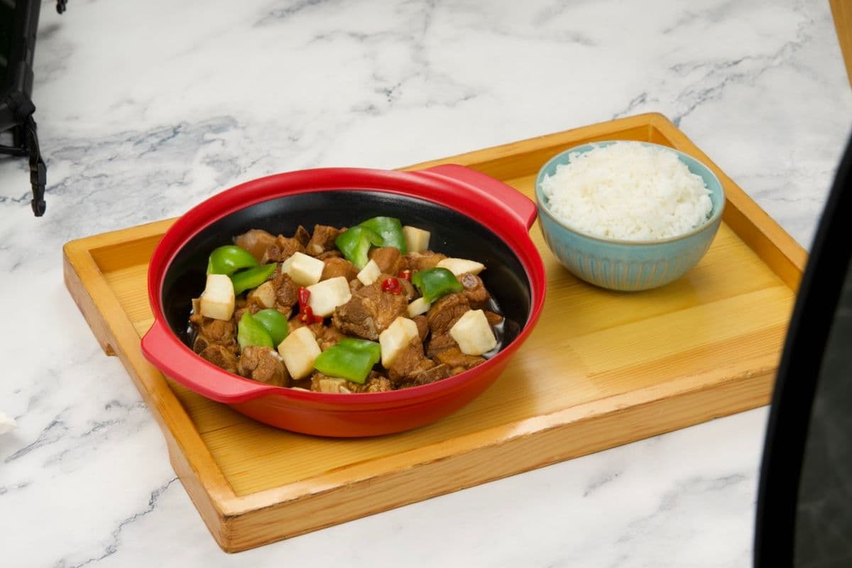 Braised Beef Brisket Rice / 黄焖牛腩煲饭