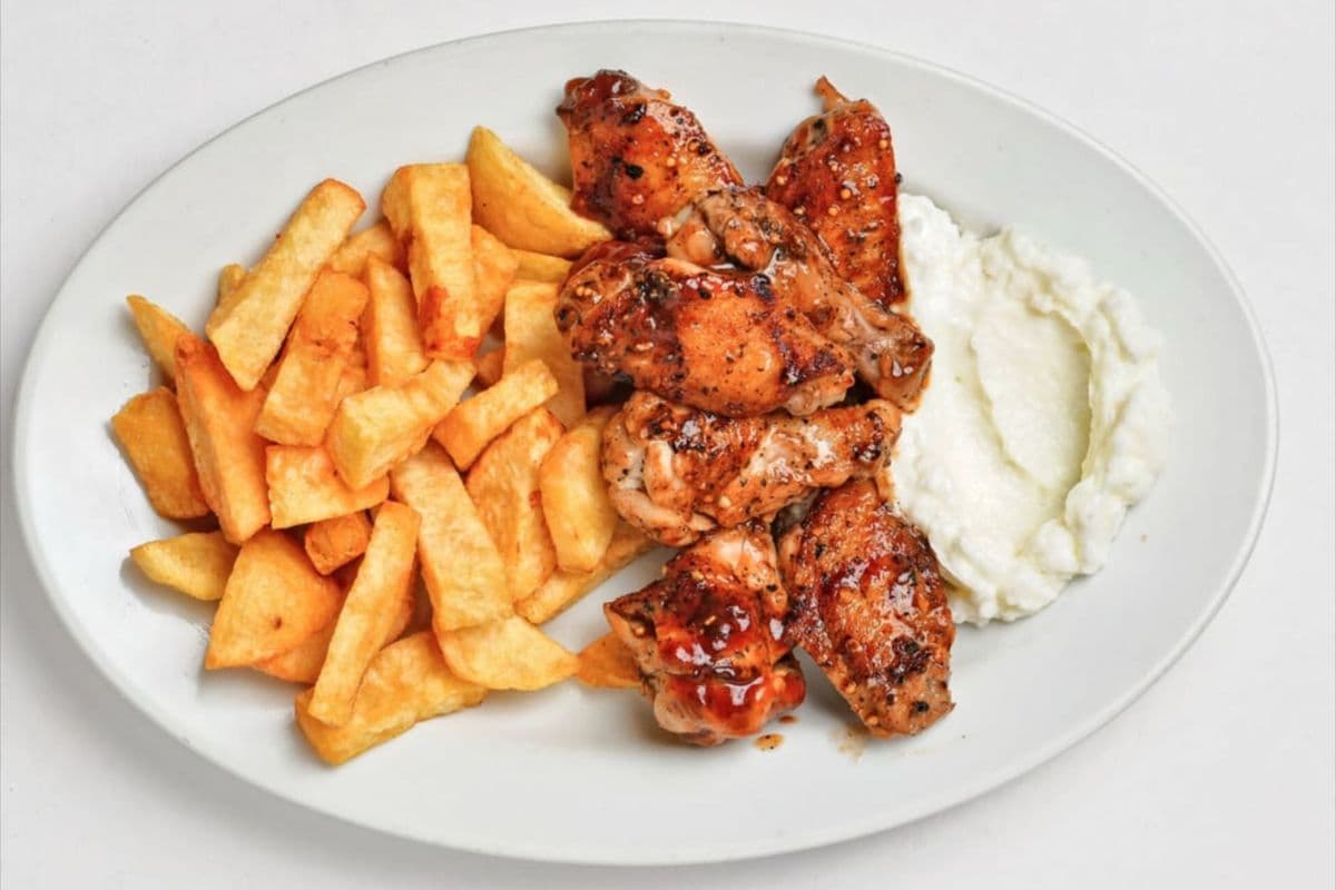 7. Chicken Wings (8 pcs)