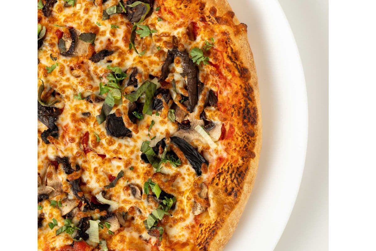 14" pizza grande funghi / 14" LargeFunghi Pizza