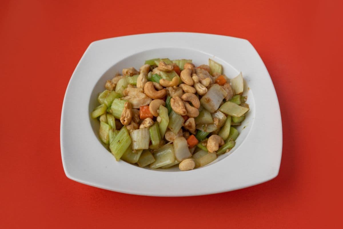 Diced Chicken with Almond Chop Suey