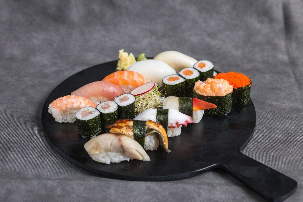 Deluxe Assorted Sushi Combo