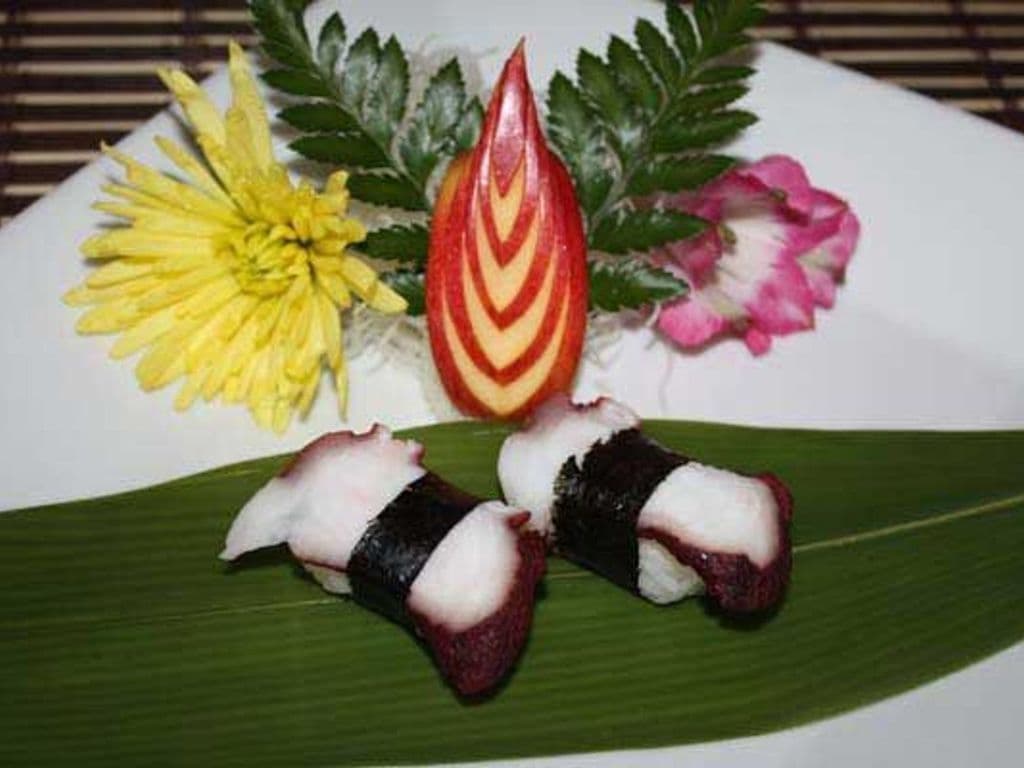 Octopus Sushi (2pcs)