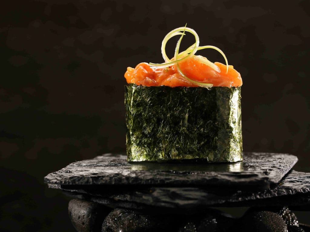 Spicy Salmon Sushi  [3PC]