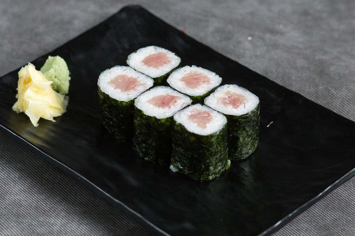 Tuna Roll (6 pcs)