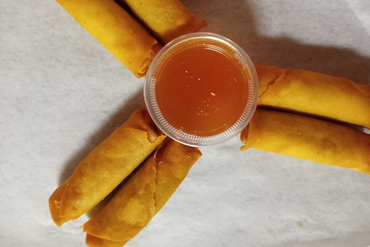 Vegetable spring Roll 6pcs (plum Dipping sauce)