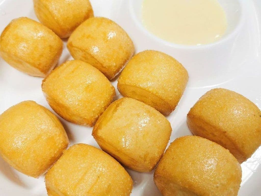 91. Golden Chinese Mini Buns (5 Pieces)