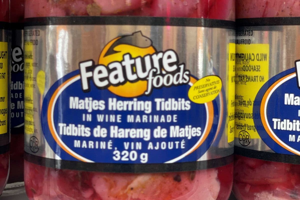 Tidbits de hareng de matjes marine vin ajoute / Matjes herring tidbits in wine marinade (320 gr)