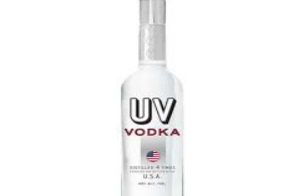 UV VODKA (1 x 750 ML) (1 x 750 ML)