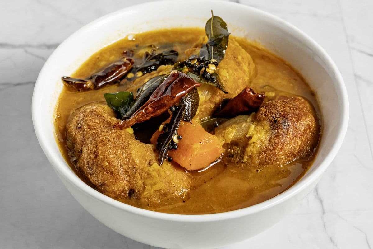 Vada Sambar (3 pcs)