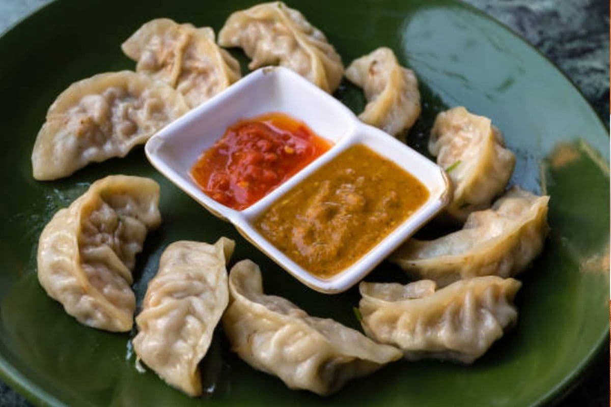 Chicken Steam Momos (8 pcs)