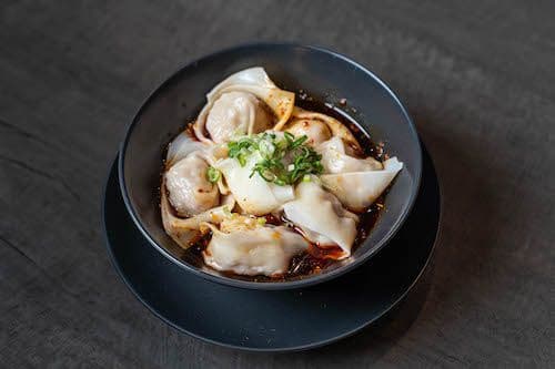 Prawn & Pork Wontons in Spicy Chili Sauce 8pcs (Spicy) / 紅油鮮蝦豬肉炒手8pcs (辣)