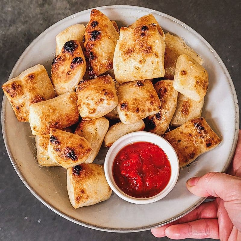 Bouchées à l'ail / Garlic Bites