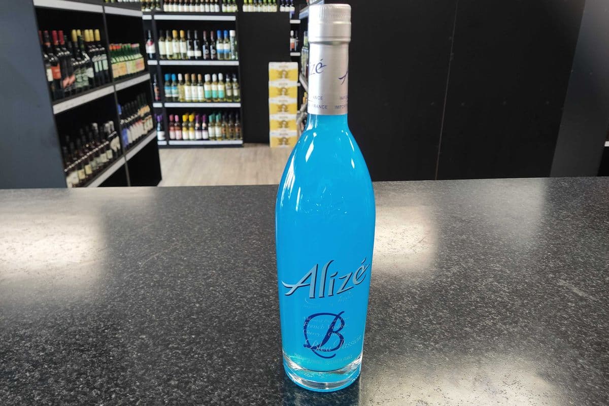 Alize - Cherry & Ginger (Blue Passion) (1 x 750ml Bottle)