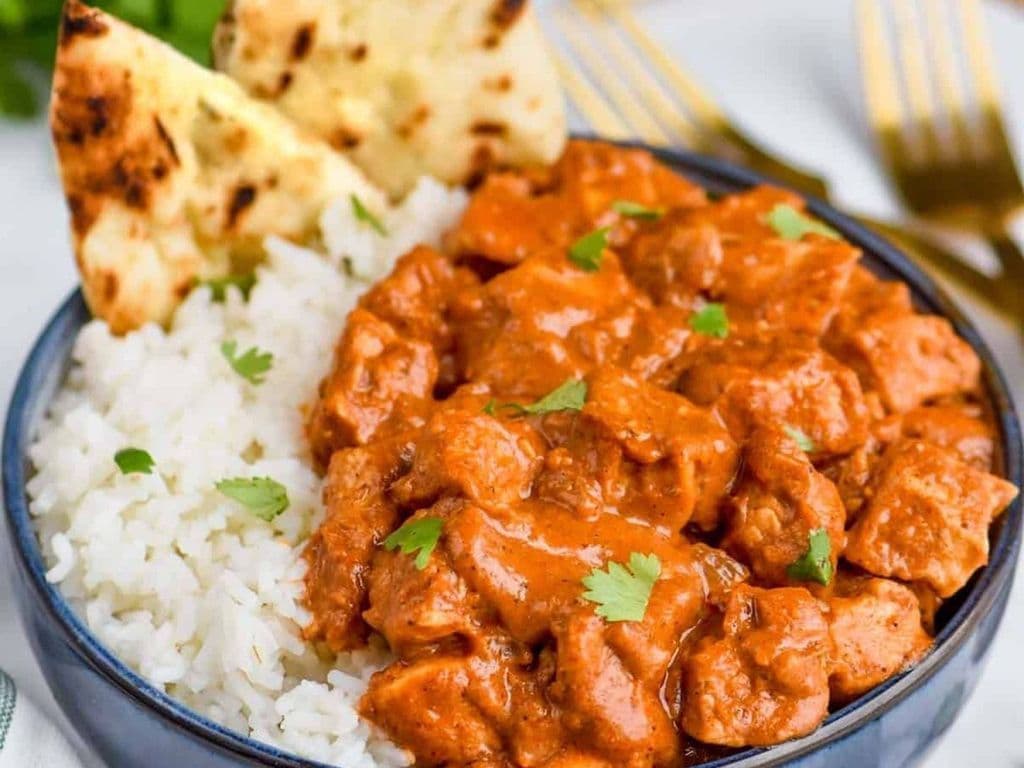 Butter Chicken with Rice and Pita