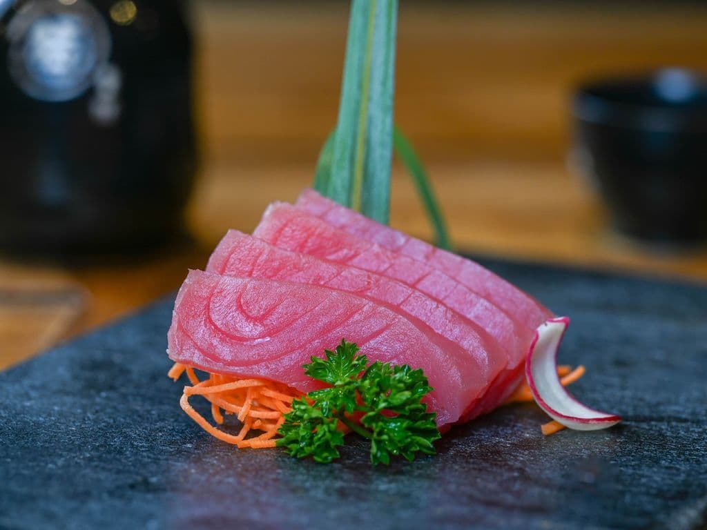 E23 Red Tuna Sashimi (4pcs)