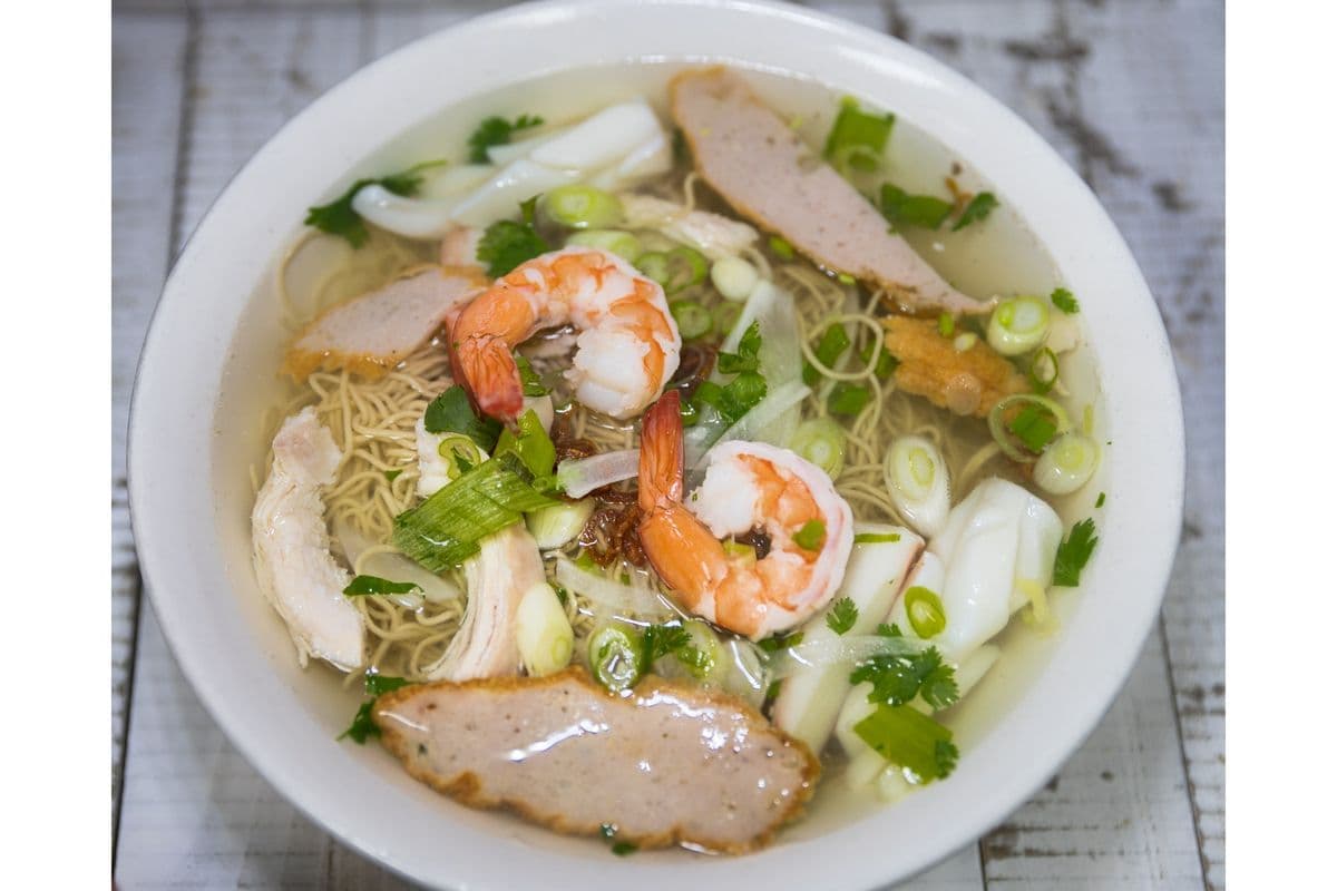 23. Special Rice Noodle or Egg Noodle (Mi) Soup