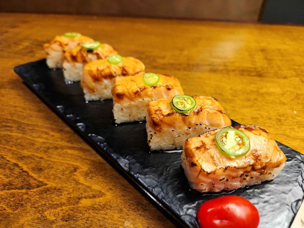 Salmon Oshi