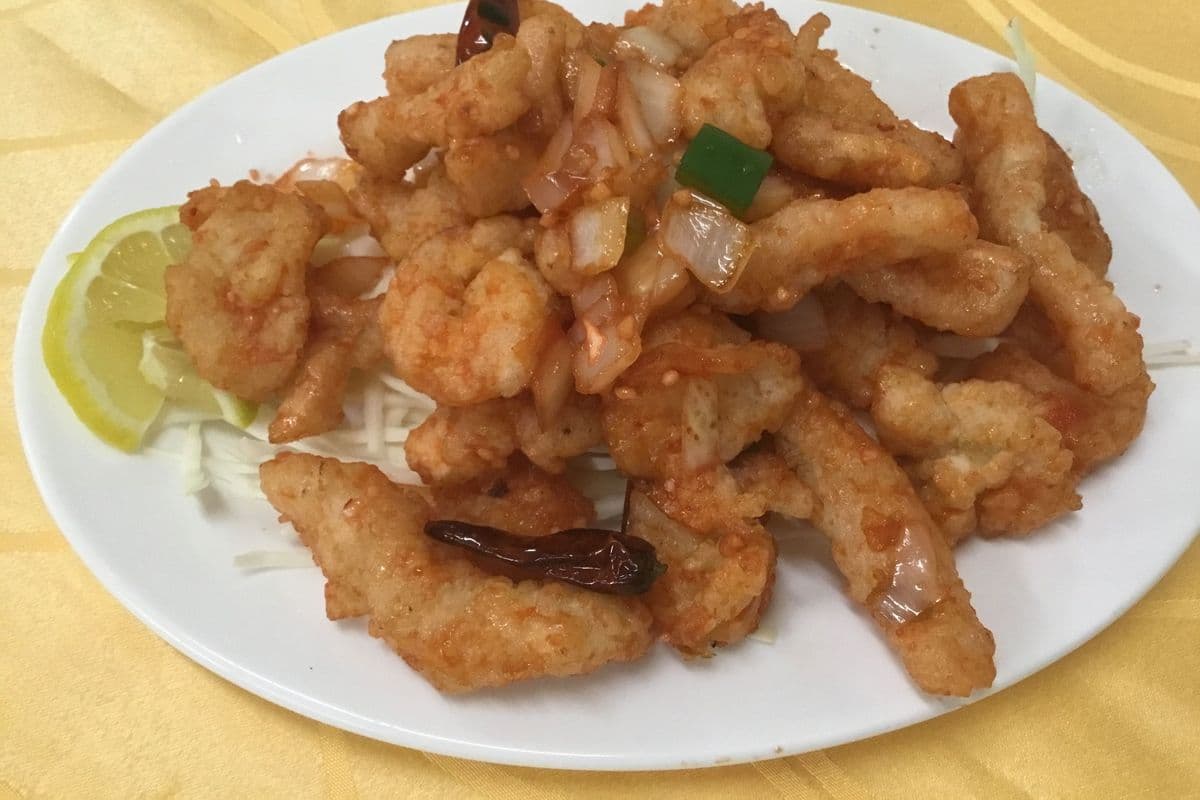 Deep Fried Seafood with Spicy Sauce