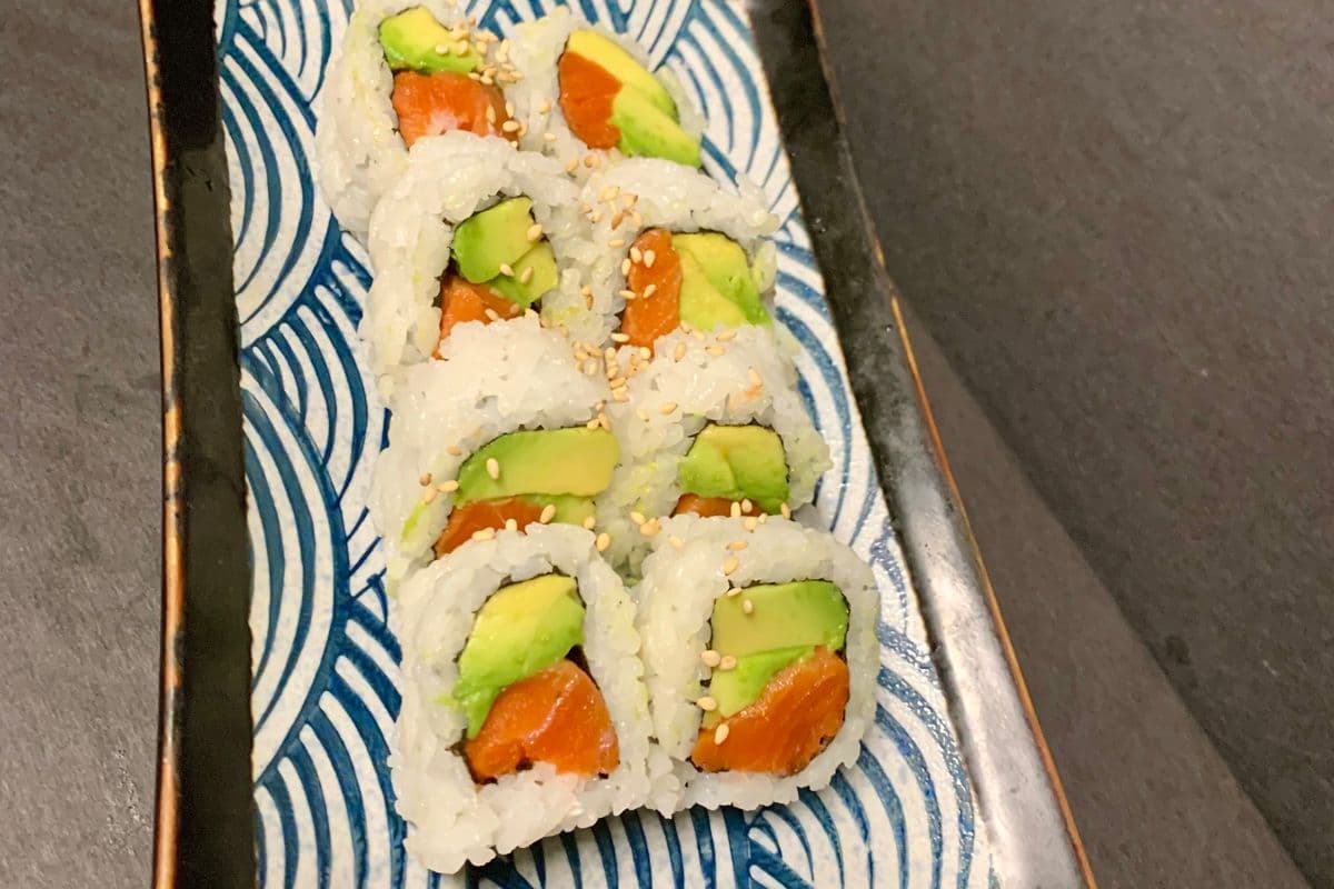 0162. Wild Salmon Avocado Roll