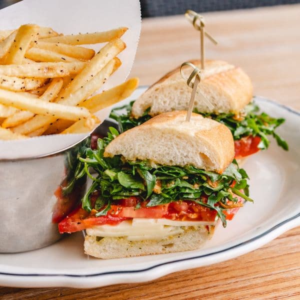 FANCY TOMATO SANDWICH