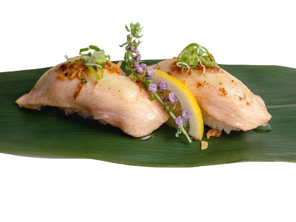Seared Salmon Sushi (2pcs)