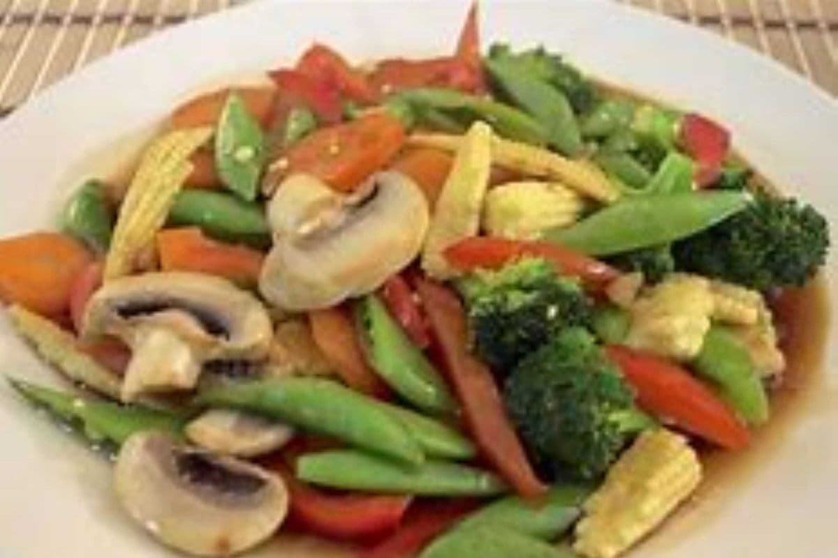 26. Stir Fried Vegetables - ผัดผัก