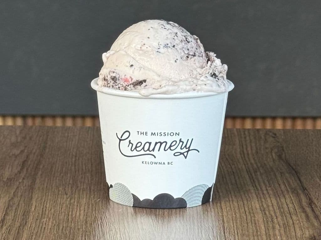 Strawberry Cookies & Cream (GF)