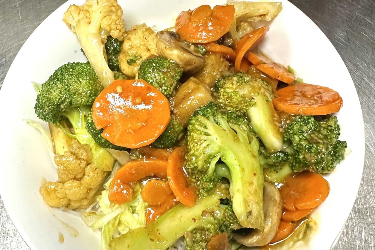 118. Lemongrass Mix Vegetable on Vermicelli