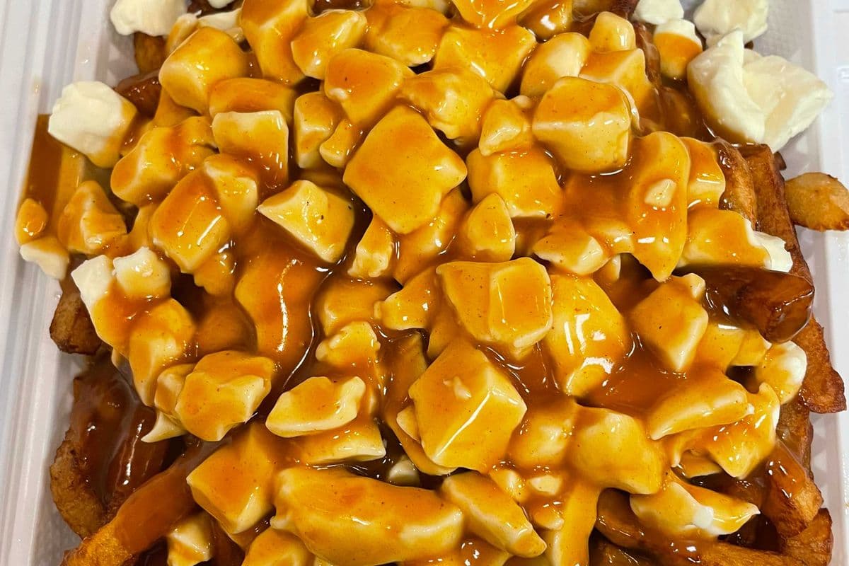 Large Poutine