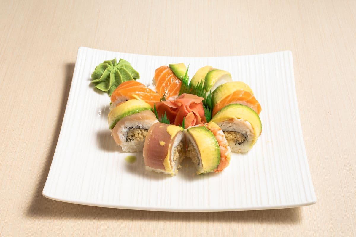 Rainbow Roll (8 pcs)