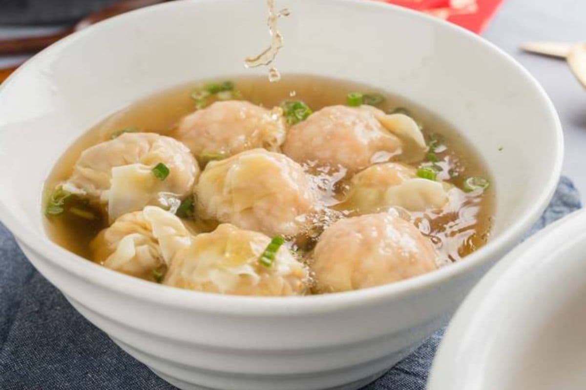 Shrimp Wonton Soup (8 pcs)
