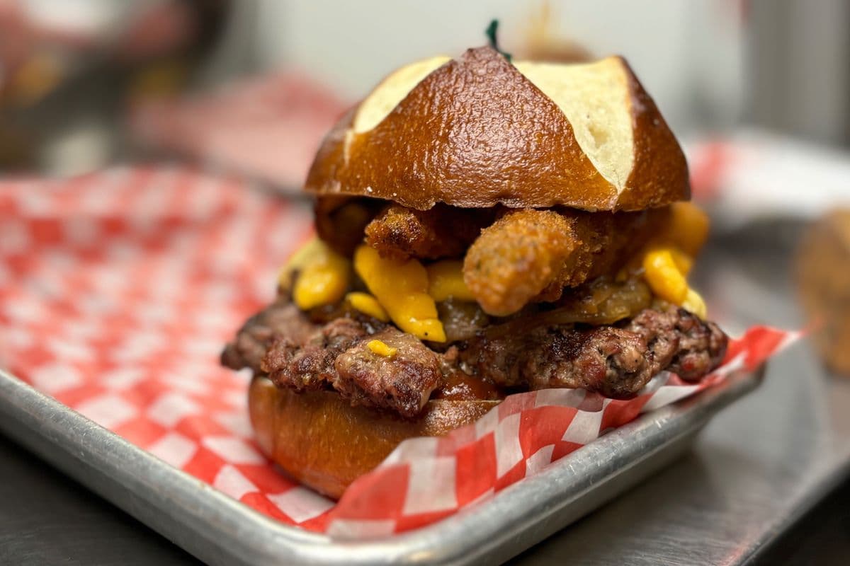 The Propaganda Burger w/ Side