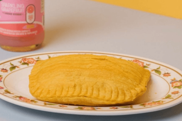 Pâté jamaïcain au poulet / Chicken Patty