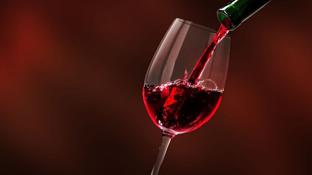 Vins rouge (Fruits noirs, thé noir, corsé, boisé) / Red Wines (Black Fruits, Black Tea, Full-bodied, Woody)