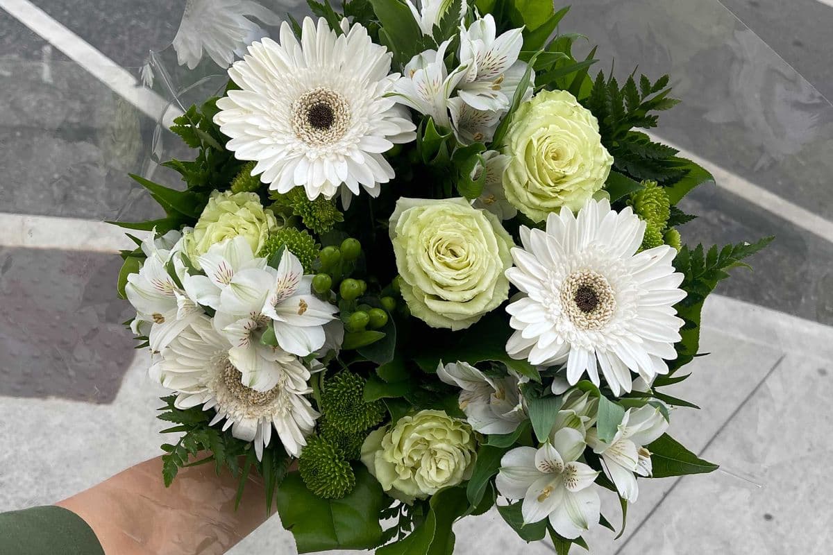 White Mix Bouquet - X-Large