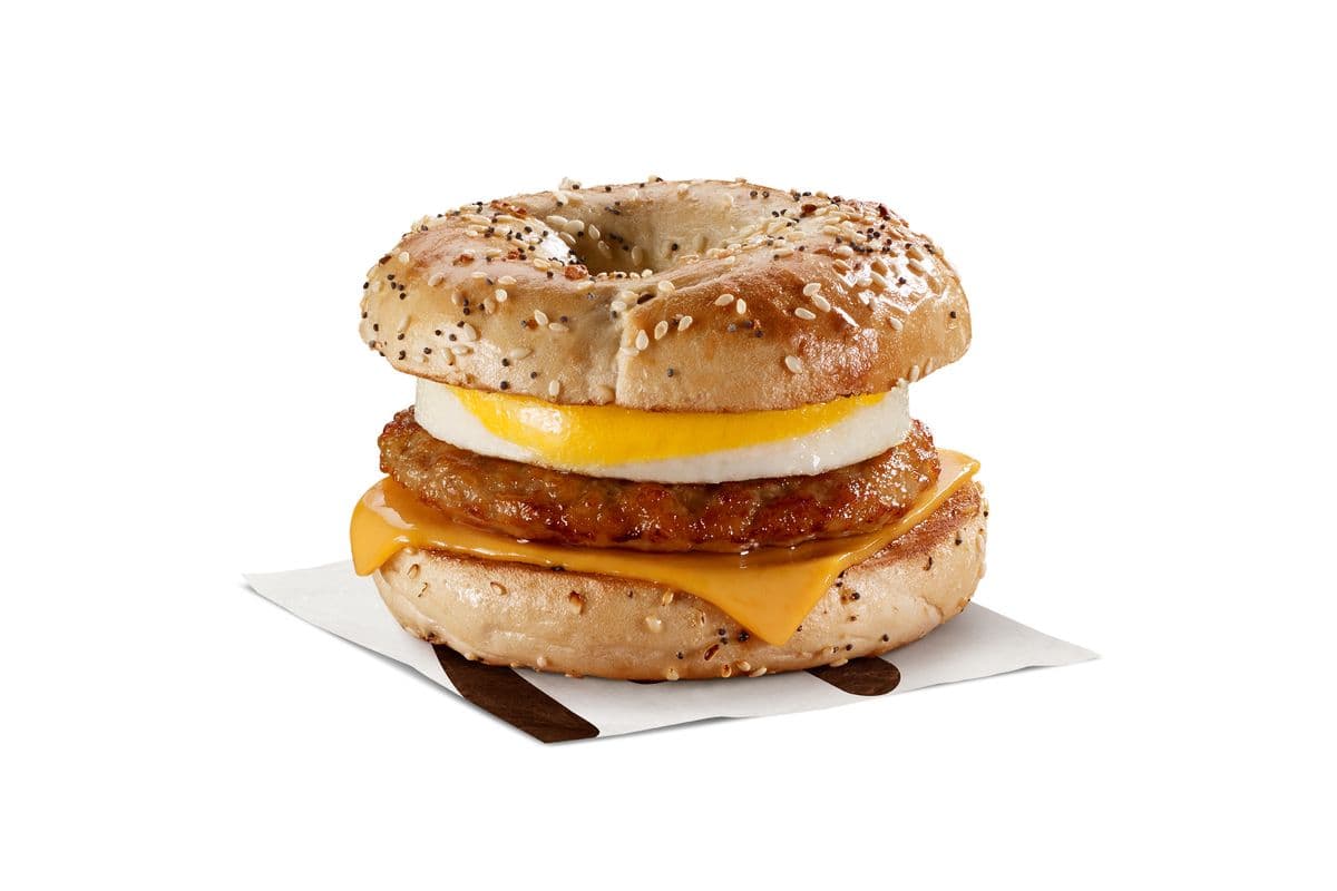 Everything Sausage 'N Egg Bagel [610.0 Cals]