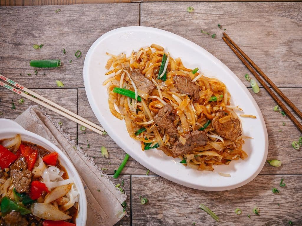 Rice Noodles with Beef & Soy Sauce/D115