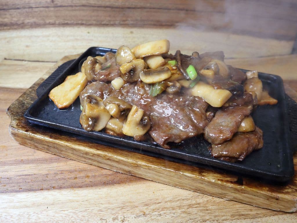 Beef with Mixed Mushroom/D61