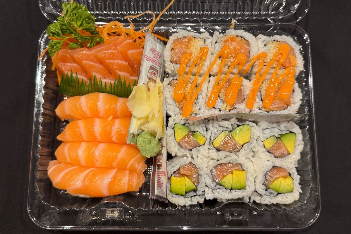 4.Salmon Deluxe Combo