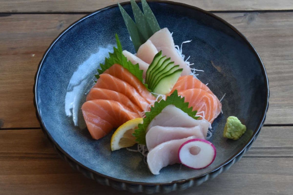 Salmon & Tuna Sashimi (L)
