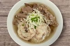 330. Well-Done Lightly Fat Beef and Well-Done Brisket Rice Noodle Soup