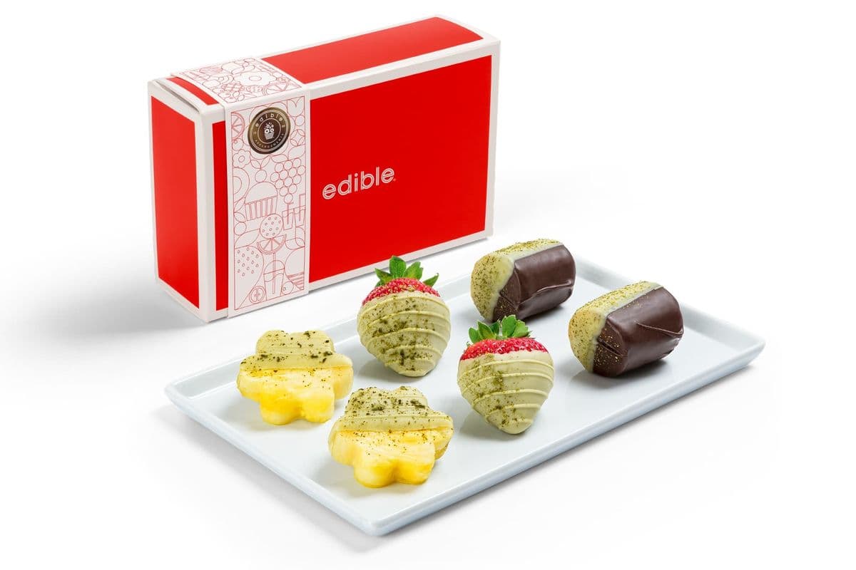 Boîte de fruits enrobés au matcha / Matcha Dipped Fruit Box
