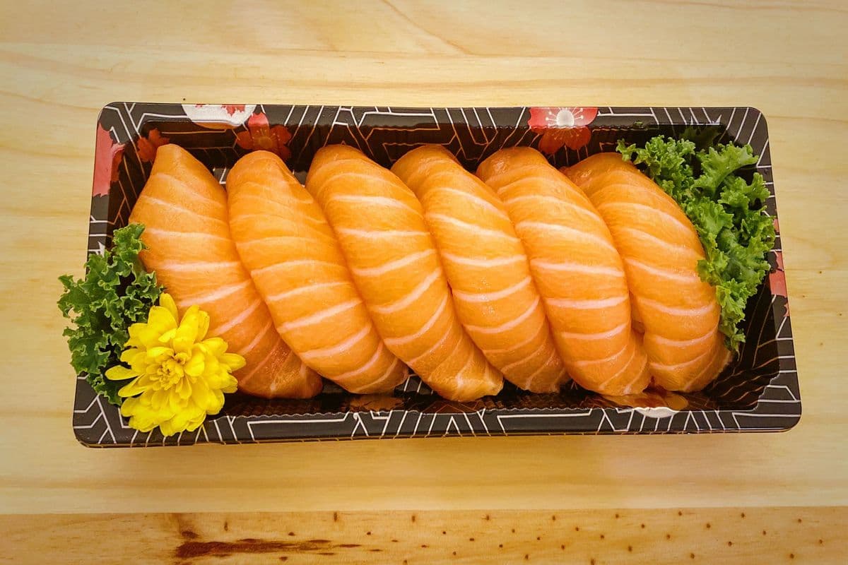 Salmon Sushi Sampler (6 Pcs)