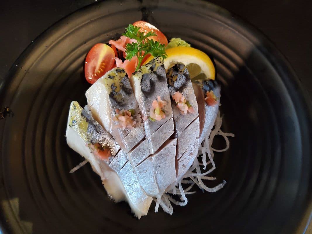 Saba Sashimi (9pcs)