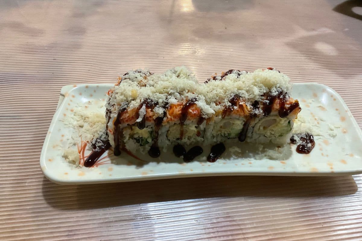 43. Snow Mountain Roll (8 pcs)